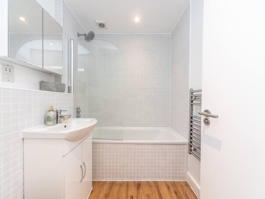 Bright & Modern 2-Bed Apartment In Vibrant East London Exteriör bild